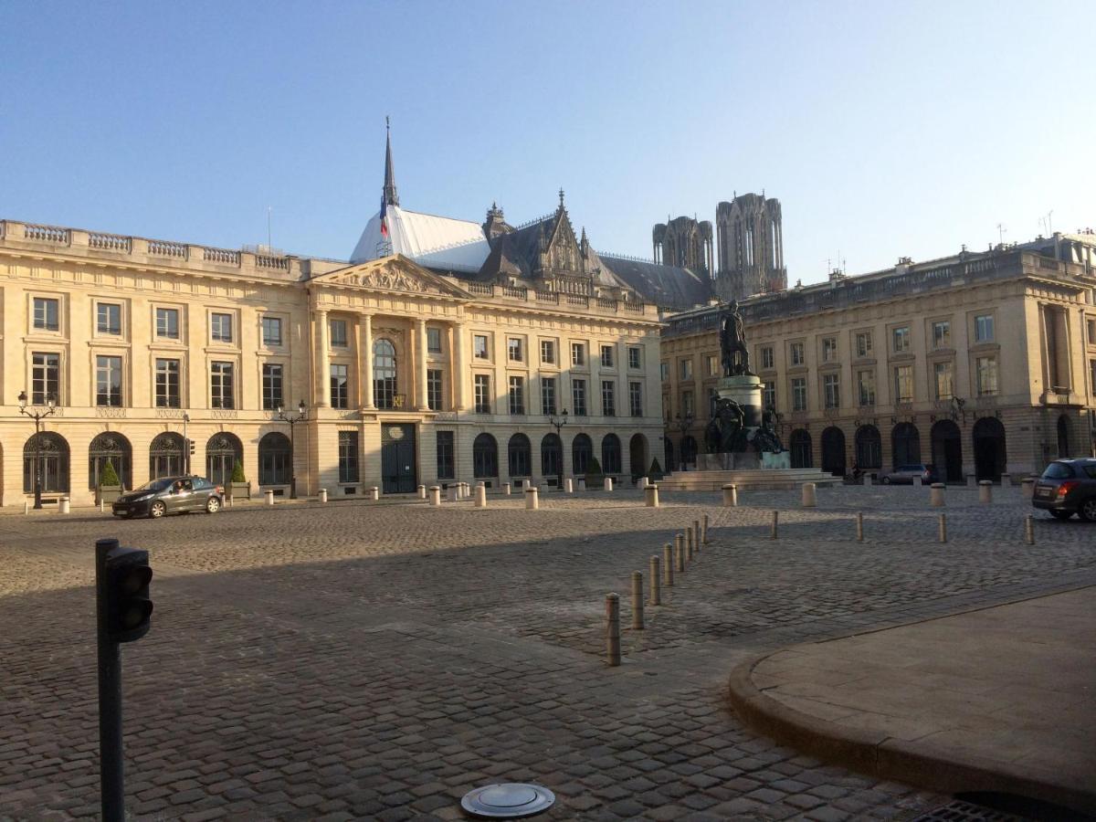 Le Nid Des Rois Appartement Reims Buitenkant foto